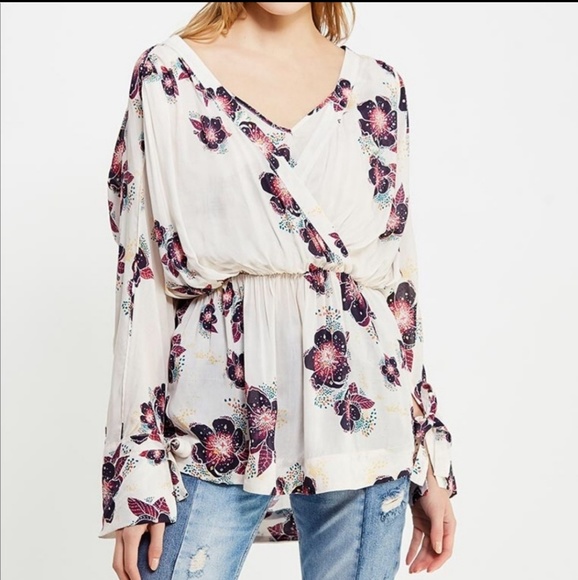 🚨Sold Fre People Tuscan Dreams White Floral Tunic - Picture 2 of 7